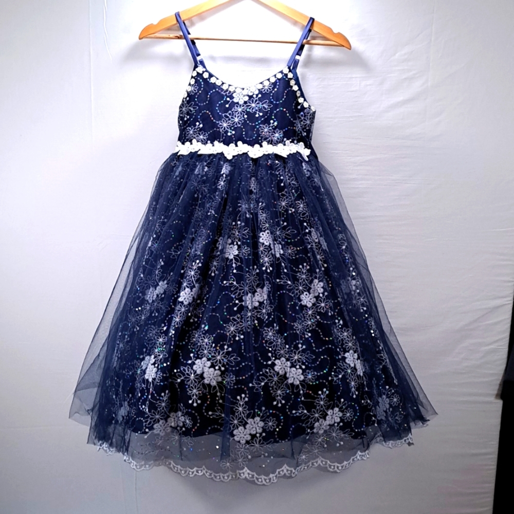 Navy kids formal. Sized 120 =  5/6t Hooked, embroidery w/white details. NWT.